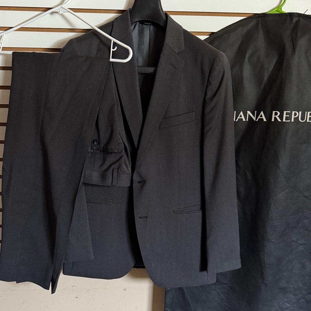 Banana Republic Men's Black Two-Piece Suit Blazer & Trousers size 30/30